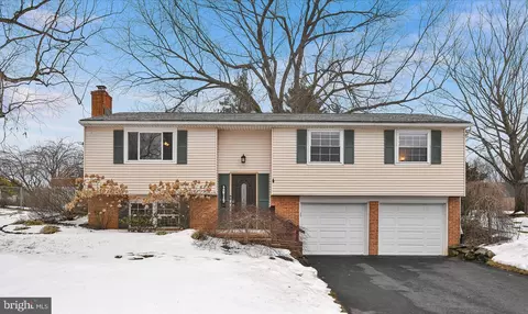 2619 N Rosegarden Blvd, Mechanicsburg, PA 17055
