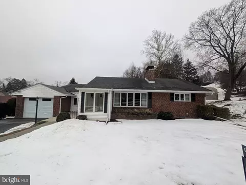 910 Fourth St, New Cumberland, PA 17070