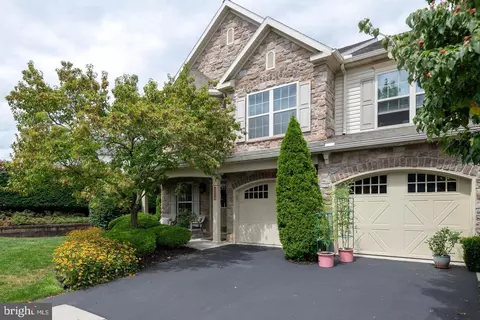 480 Nursery Dr S, Mechanicsburg, PA 17055
