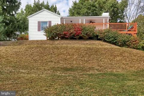 981 Cranes Gap Rd, Carlisle, PA 17013