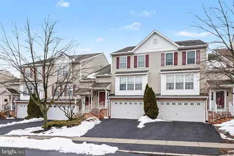 1167 Cross Creek Dr, Mechanicsburg, PA 17050