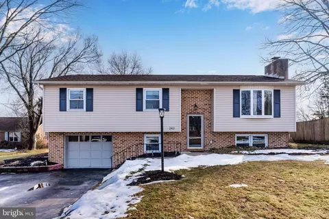 243 Ridge Hill Rd, Mechanicsburg, PA 17050