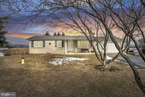 647 N Middle Rd, Newville, PA 17241