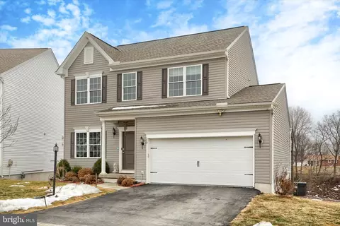 17 Barnhart Cir, Mechanicsburg, PA 17050