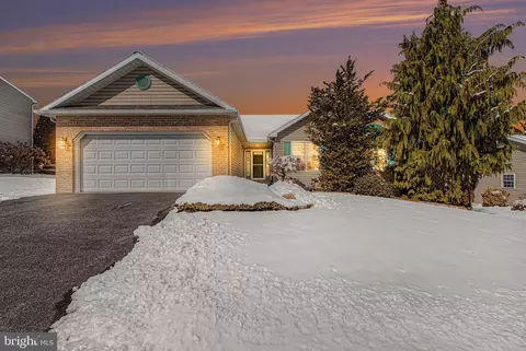 37 Blue Spruce Dr, Enola, PA 17025