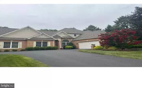 935 Grandon Way, Mechanicsburg, PA 17050