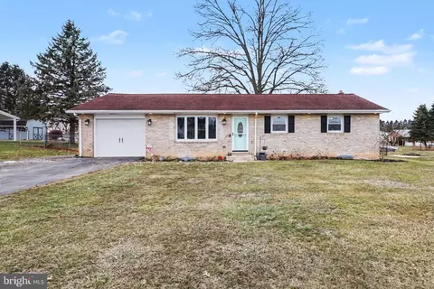 930 Forge Rd, Carlisle, PA 17015