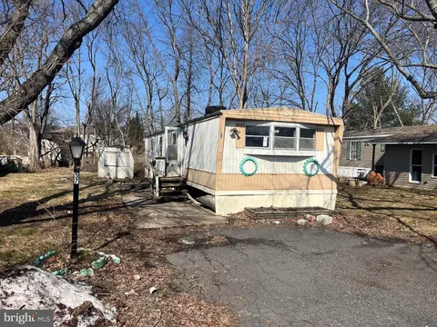 57 Aspen Ln, Carlisle, PA 17015