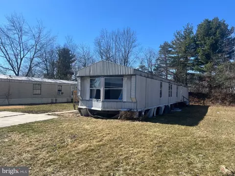 141 Tower Cir, Carlisle, PA 17013