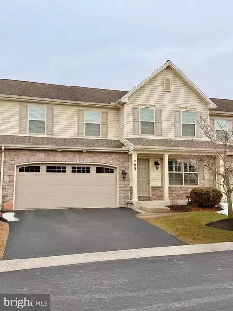 708 Gladstone Ct, Mechanicsburg, PA 17055