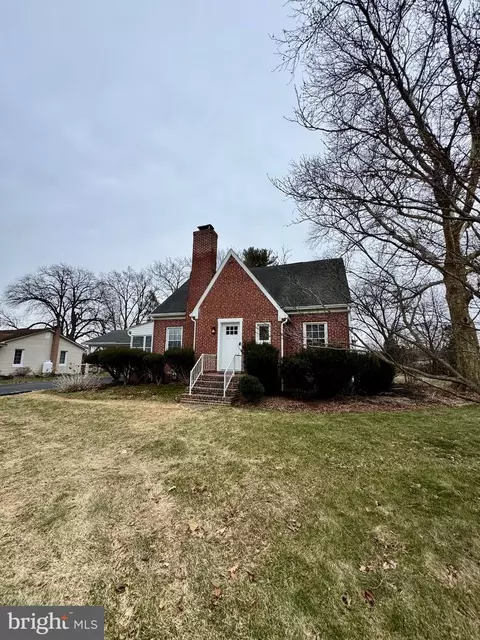 927 Hamilton St, Carlisle, PA 17013