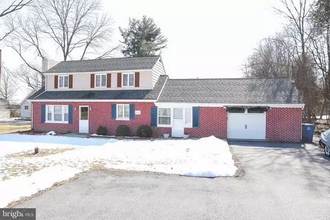 1024 E Lisburn Rd, Mechanicsburg, PA 17055