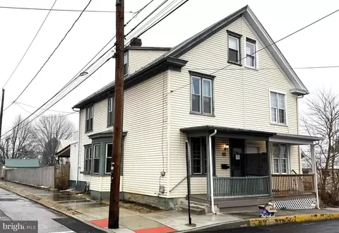 937 Factory St, Carlisle, PA 17015