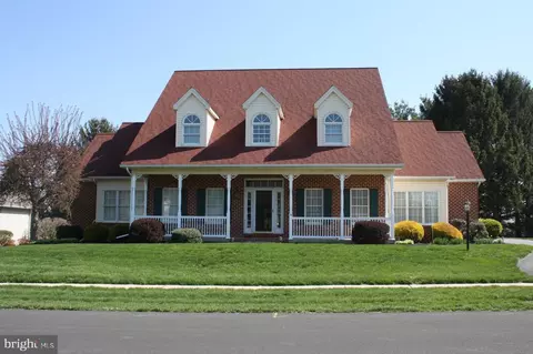 70 Derbyshire Dr, Carlisle, PA 17015