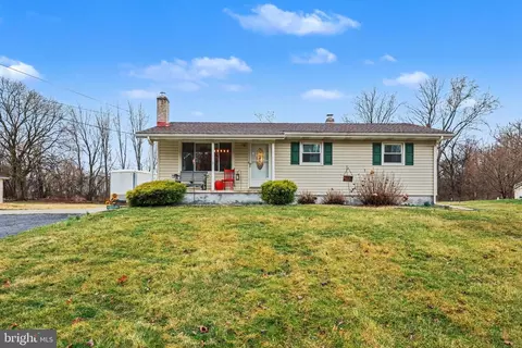 109 Adams Rd, Carlisle, PA 17015