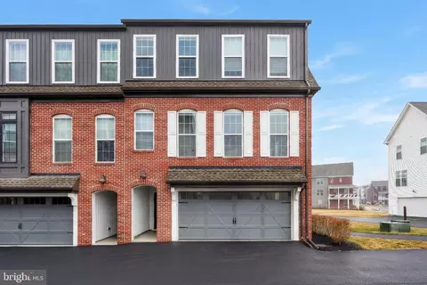 1340 Station House Ln, Mechanicsburg, PA 17055