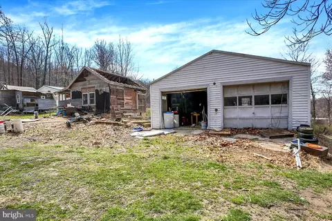 413 Mountain View Rd, Mount Holly Springs, PA 17065