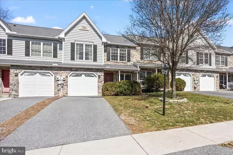 10 Lenox Ct, Mechanicsburg, PA 17050