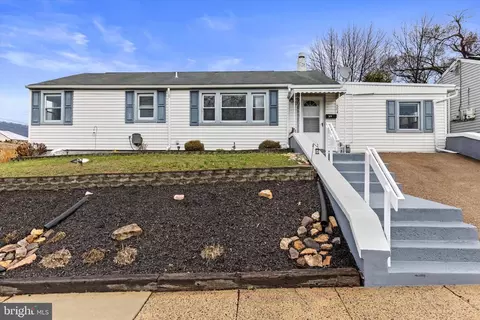 504 N Enola Dr, Enola, PA 17025