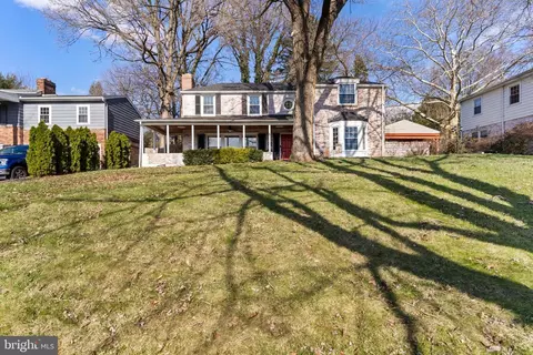 425 Country Club Rd, Camp Hill, PA 17011