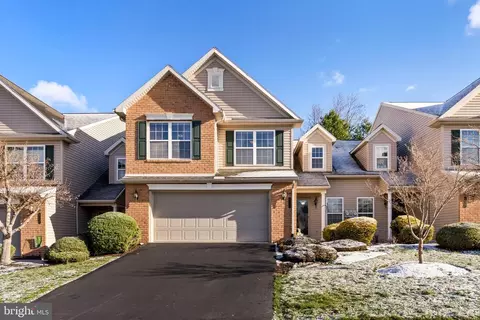 4230 Roth Farm Village Cir, Mechanicsburg, PA 17050