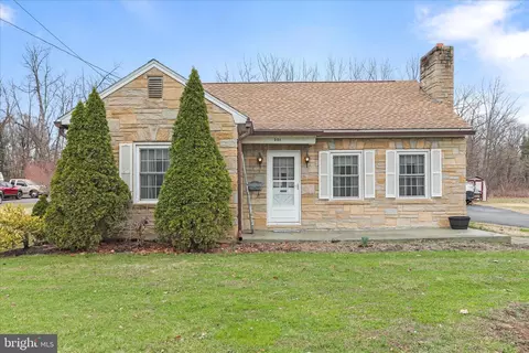 301 Roxbury Rd, Shippensburg, PA 17257