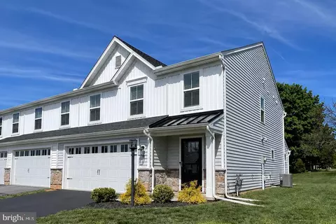 11 Shillington Ln, Carlisle, PA 17013