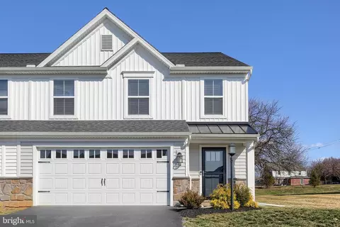 11 Shillington Ln, Carlisle, PA 17013