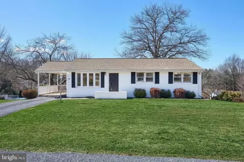 318 Berkshire Rd, Mechanicsburg, PA 17055