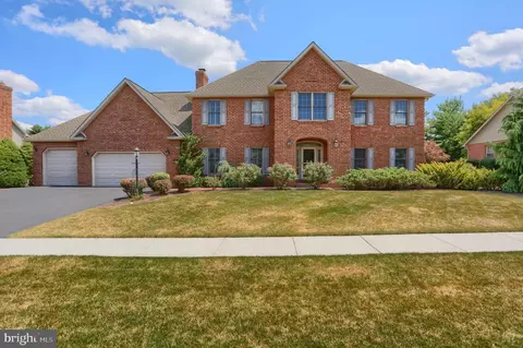 15 Derbyshire Dr, Carlisle, PA 17015