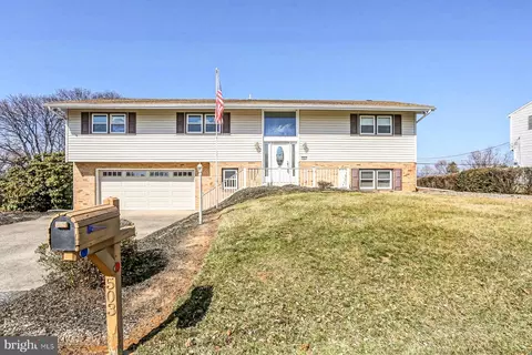 503 Park Hills Dr, Mechanicsburg, PA 17055