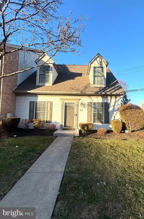 368 Melbourne Ln, Mechanicsburg, PA 17055