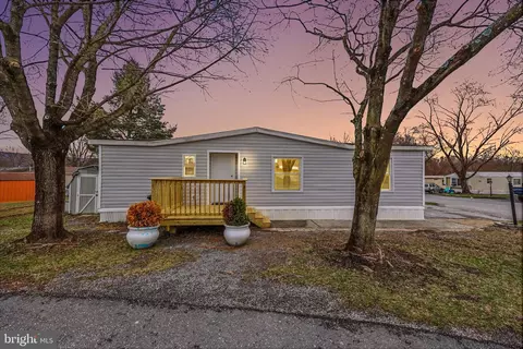 31 Cypress Ln, Carlisle, PA 17015