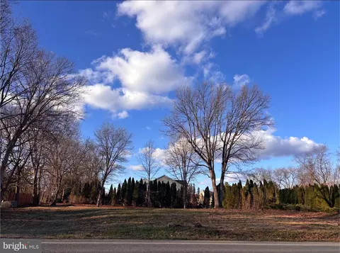 150 Woods Dr, Mechanicsburg, PA 17050