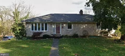 141 Shatto Dr, Carlisle, PA 17013