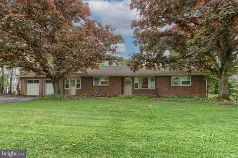 1022 E Lisburn Rd, Mechanicsburg, PA 17055