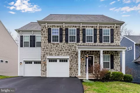 16 Bobolink Ct, Mechanicsburg, PA 17050