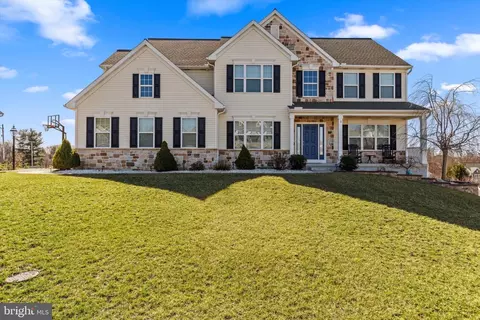 3 Rycroft Rd, Mechanicsburg, PA 17050