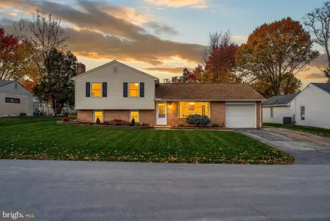 118 Kim Acres Dr, Mechanicsburg, PA 17055