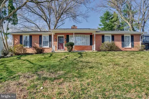 3604 Kent Dr, Mechanicsburg, PA 17050