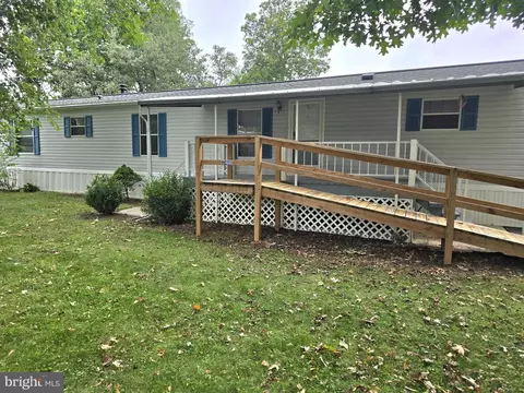 123 Valley Drive Shippensburg Mobile Est, Shippensburg, PA 17257