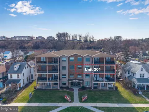 10 N Front St #201, Wormleysburg, PA 17043