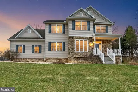 5 Madison Cir, Carlisle, PA 17015