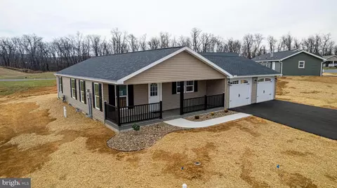 26 Burke Dr, Shippensburg, PA 17257