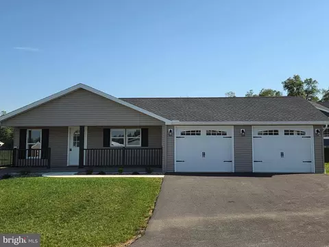 26 Burke Dr, Shippensburg, PA 17257