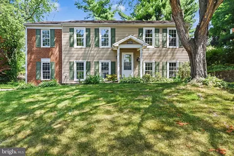 3612 Kent Dr, Mechanicsburg, PA 17050
