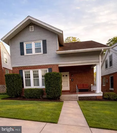 226 Walnut St, Lemoyne, PA 17043