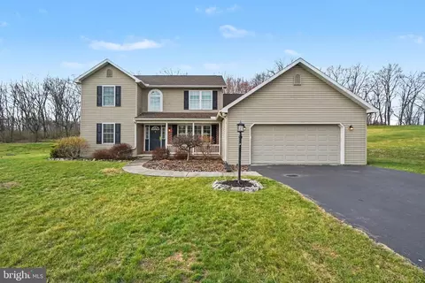 18 Kengrey Dr, Carlisle, PA 17015
