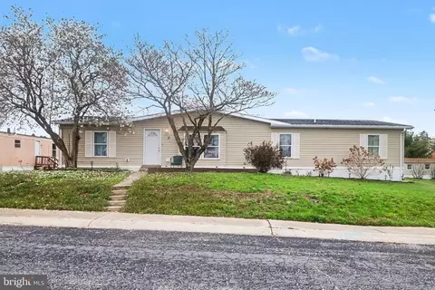 11 Heather Dr, Carlisle, PA 17013