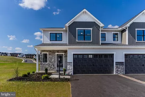 655 Brittany Dr, Mechanicsburg, PA 17055
